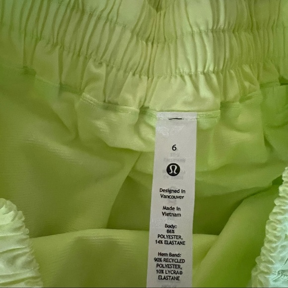 NWT lululemon faded zap hotty hot high rise shorts 2.5” - Picture 11 of 14